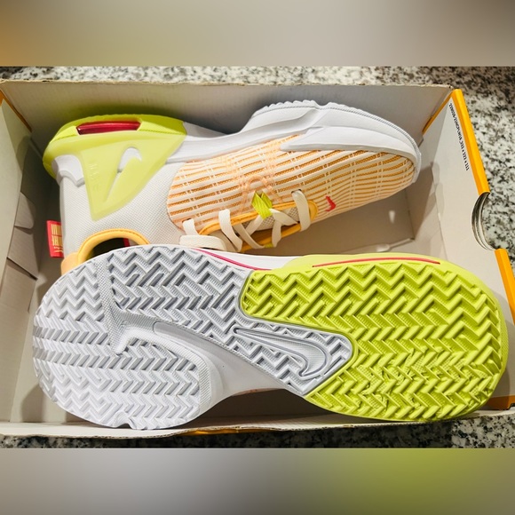 Exclusive Nike LeBron Witness VI Melons - Size 9 - Picture 3 of 4